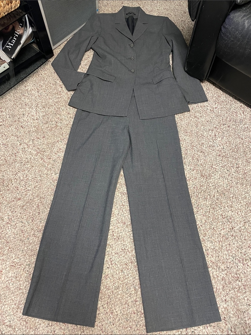 Holt renfrew 96% wool 2 pc high rise wide leg long cut blazer pant suit